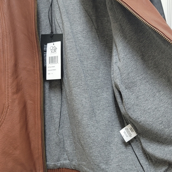 Chaser Blocked 100% Leather Bomber Jacket - Picture 3 of 10